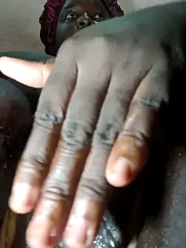 Snapshot of fatpussysasha chatting on March 22, 2:27 am fatpussysasha online show from March 22, 2:27 am