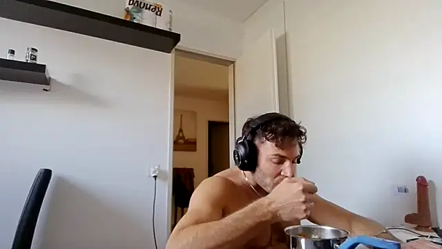 alpha-hunk online show from April 3, 1:42 pm