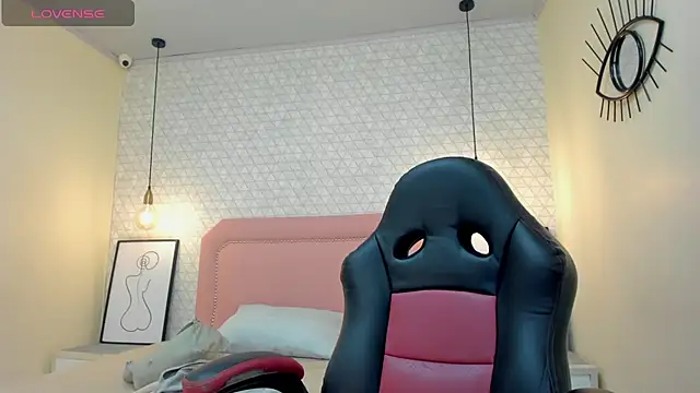 Snapshot of MAYROBERTSS chatting on January 5, 7:28 pm MAYROBERTSS online show from January 5, 7:28 pm