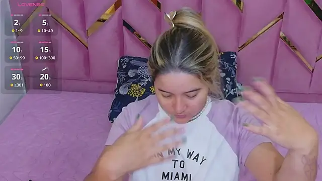 collegepawglovedaddy online show from April 17, 4:21 pm