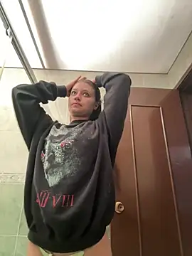 Snapshot of Kyna_euphoria chatting on January 12, 2:41 pm Kyna euphoria online show from January 12, 2:41 pm