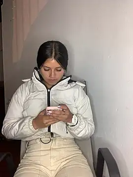 Snapshot of Kyna_euphoria chatting on January 21, 1:18 am Kyna euphoria online show from January 21, 1:18 am