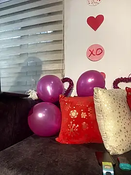 Snapshot of Kyna_euphoria chatting on February 11, 9:03 pm Kyna euphoria online show from February 11, 9:03 pm