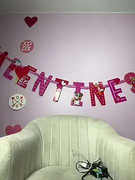 Snapshot of Kyna_euphoria chatting on February 12, 9:01 pm Kyna euphoria online show from February 12, 9:01 pm