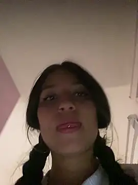 Snapshot of Kyna_euphoria chatting on March 20, 5:24 am Kyna euphoria online show from March 20, 5:24 am