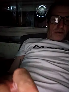 Snapshot of kristof_keyser chatting on April 29, 9:21 pm kristof keyser online show from April 29, 9:21 pm