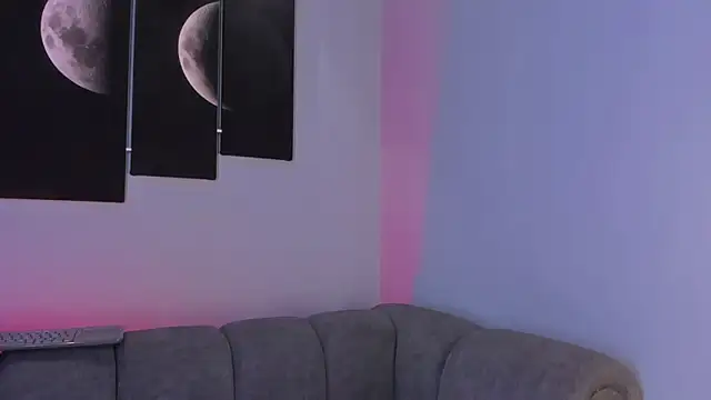 Snapshot of maddy_walker chatting on January 20, 4:32 am maddy walker online show from January 20, 4:32 am