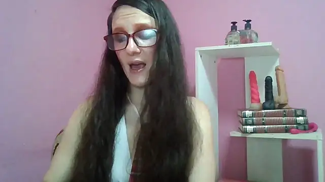 Snapshot of LolaBoobs chatting on May 5, 7:49 am LolaBoobs online show from May 5, 7:49 am