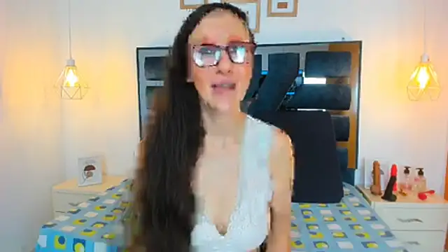 Snapshot of LolaBoobs chatting on July 5, 1:40 pm LolaBoobs online show from July 5, 1:40 pm