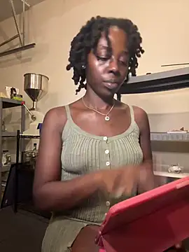 choclatepeaach online show from March 6, 1:13 am