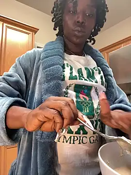 choclatepeaach online show from March 8, 2:10 pm