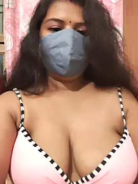 Snapshot of Dr_Chhaya chatting on July 13, 5:10 am Dr Chhaya online show from July 13, 5:10 am