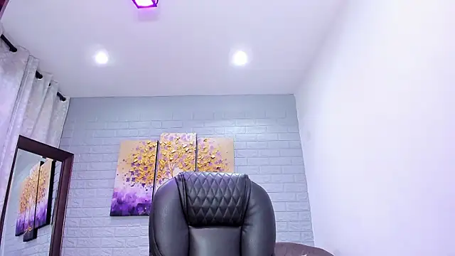 ebbafernandez  online show from February 8, 11:46 am