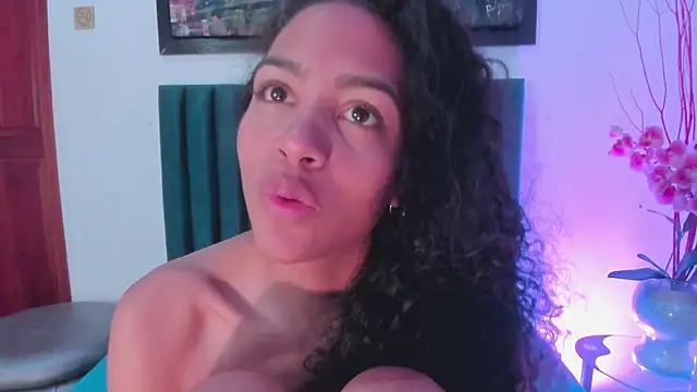 AntonellaHall  online show from February 27, 6:20 pm