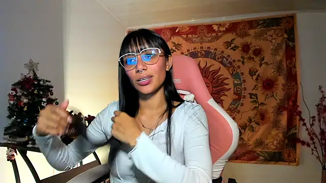 Snapshot of Demeter__ chatting on January 13, 12:41 am Demeter online show from January 13, 12:41 am