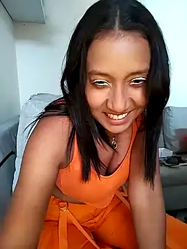 Snapshot of cami_victoria chatting on January 13, 7:21 pm cami victoria online show from January 13, 7:21 pm