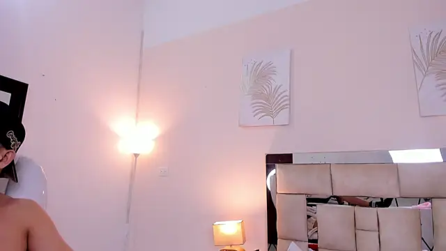 Snapshot of saraandstiven chatting on March 19, 3:09 am saraandstiven online show from March 19, 3:09 am