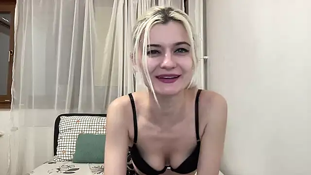 Snapshot of Onika_Love chatting on April 25, 10:40 pm Onika Love online show from April 25, 10:40 pm