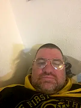 thetobmaster200 online show from December 1, 8:42 pm