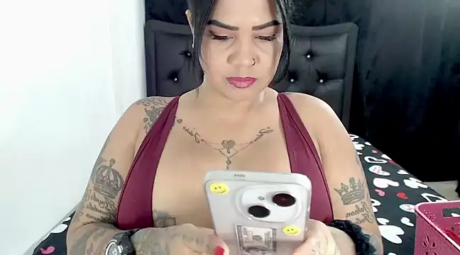 Snapshot of reichellbusty chatting on February 16, 8:44 pm reichellbusty online show from February 16, 8:44 pm