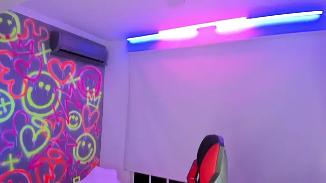 GEANNAROSE online show from December 3, 9:00 am