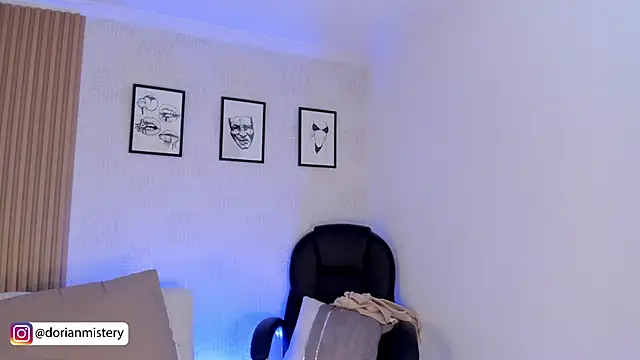 Snapshot of Dorianmistery2322_ chatting on September 20, 3:29 am Dorianmistery2322 online show from September 20, 3:29 am