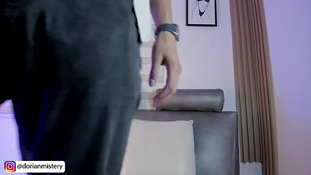 Snapshot of Dorianmistery2322_ chatting on February 27, 1:05 am Dorianmistery2322 online show from February 27, 1:05 am