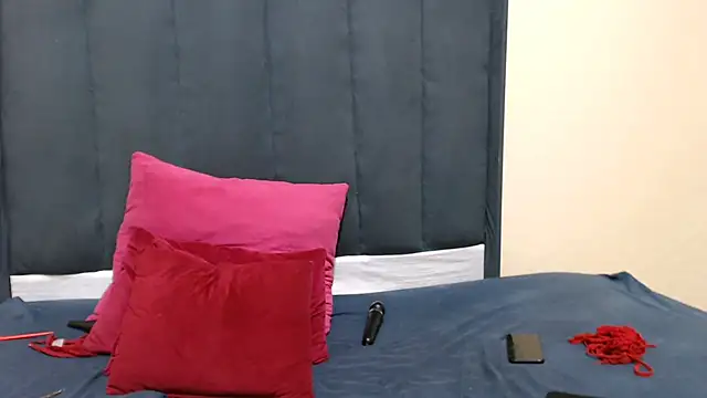 Snapshot of kittykhloe22 chatting on February 27, 7:15 pm kittykhloe22 online show from February 27, 7:15 pm