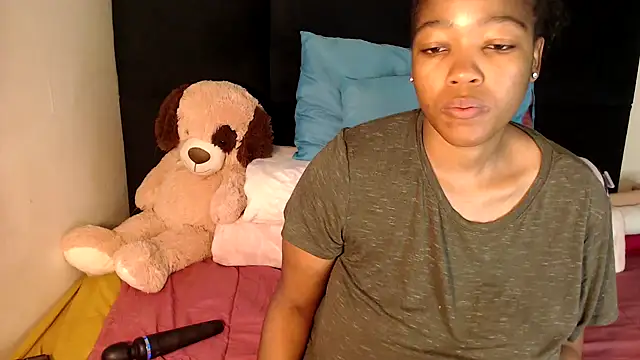 Busty-Londie online show from February 26, 4:39 pm