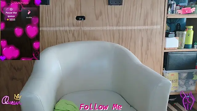 QueenYsuRey online show from February 26, 7:24 pm