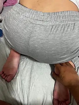 Snapshot of elikittens chatting on October 29, 6:42 pm elikittens online show from October 29, 6:42 pm