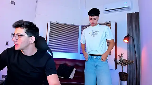 Sexy BoysW online show from March 6, 2:08 am