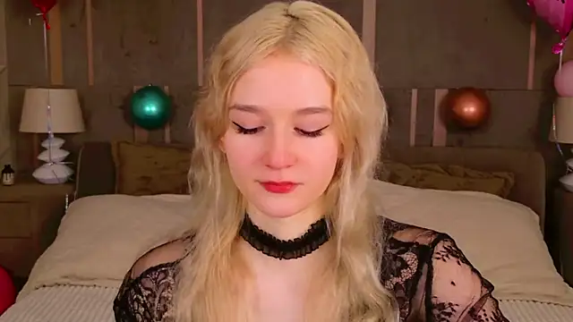 Snapshot of NaomiLoys chatting on February 14, 8:26 pm NaomiLoys online show from February 14, 8:26 pm