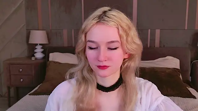 Snapshot of NaomiLoys chatting on March 7, 2:57 am NaomiLoys online show from March 7, 2:57 am