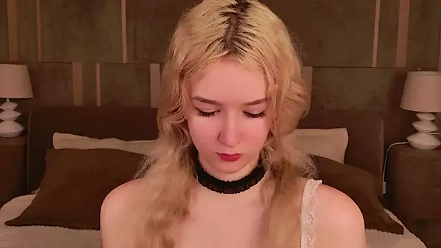 Snapshot of NaomiLoys chatting on March 9, 9:57 pm NaomiLoys online show from March 9, 9:57 pm