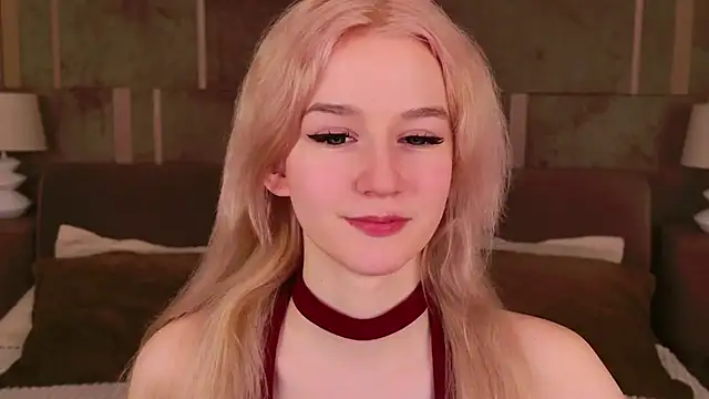 Snapshot of NaomiLoys chatting on March 16, 9:58 pm NaomiLoys online show from March 16, 9:58 pm