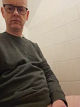 Snapshot of Hectorthyssen1 chatting on February 9, 7:18 pm Hectorthyssen1 online show from February 9, 7:18 pm