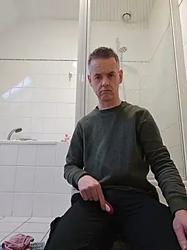 Snapshot of Hectorthyssen1 chatting on February 13, 4:03 pm Hectorthyssen1 online show from February 13, 4:03 pm