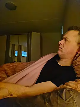 Snapshot of Hectorthyssen1 chatting on February 14, 8:33 am Hectorthyssen1 online show from February 14, 8:33 am