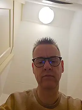 Snapshot of Hectorthyssen1 chatting on February 16, 10:44 am Hectorthyssen1 online show from February 16, 10:44 am