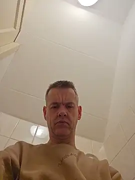 Snapshot of Hectorthyssen1 chatting on February 17, 11:29 am Hectorthyssen1 online show from February 17, 11:29 am