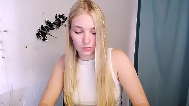Queen ofLove online show from June 2, 8:05 am