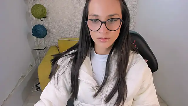 Snapshot of mariaan_m_ chatting on December 27, 10:16 pm mariaan m online show from December 27, 10:16 pm