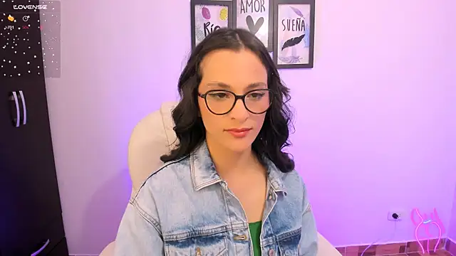 Snapshot of mariaan_m_ chatting on January 2, 10:44 pm mariaan m online show from January 2, 10:44 pm
