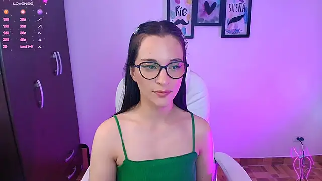Snapshot of mariaan_m_ chatting on February 25, 9:13 pm mariaan m online show from February 25, 9:13 pm