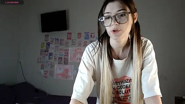 Snapshot of Cyber_hoe chatting on March 16, 10:09 pm Cyber hoe online show from March 16, 10:09 pm