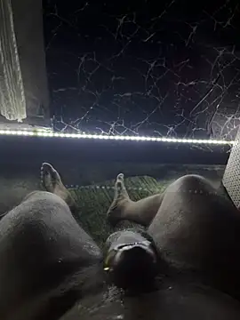 Snapshot of mikemacluffy chatting on December 19, 7:18 pm mikemacluffy online show from December 19, 7:18 pm