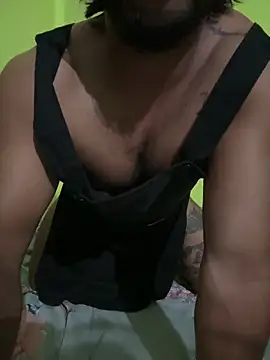 Snapshot of mikemacluffy chatting on April 5, 6:49 pm mikemacluffy online show from April 5, 6:49 pm