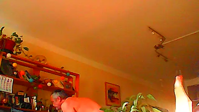 Snapshot of GayPourToi chatting on April 29, 6:39 am GayPourToi online show from April 29, 6:39 am