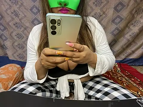 Snapshot of ankita-bonggirl chatting on December 16, 11:12 am ankita-bonggirl online show from December 16, 11:12 am